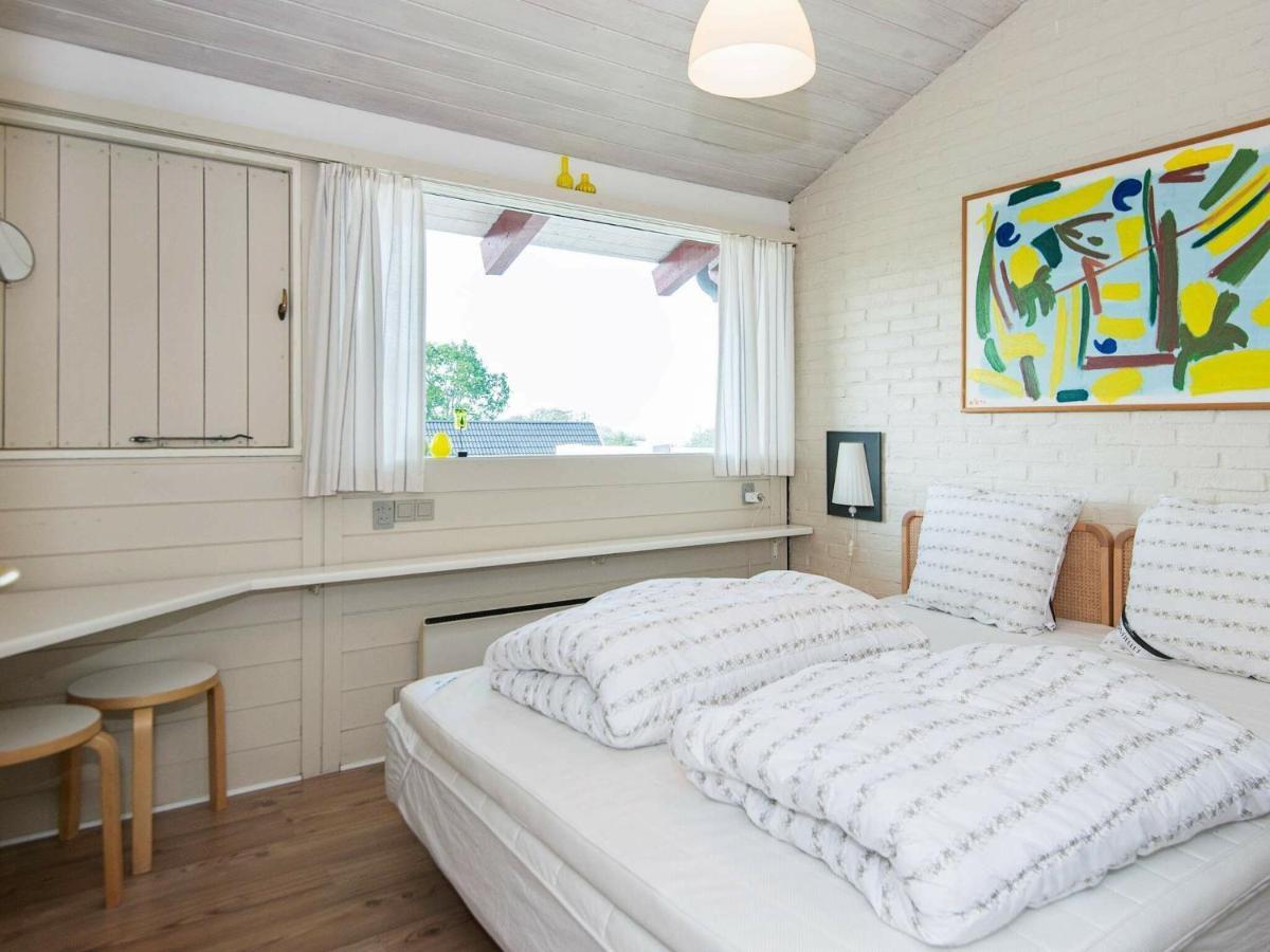 6 Person Holiday Home In Обенро Стая снимка